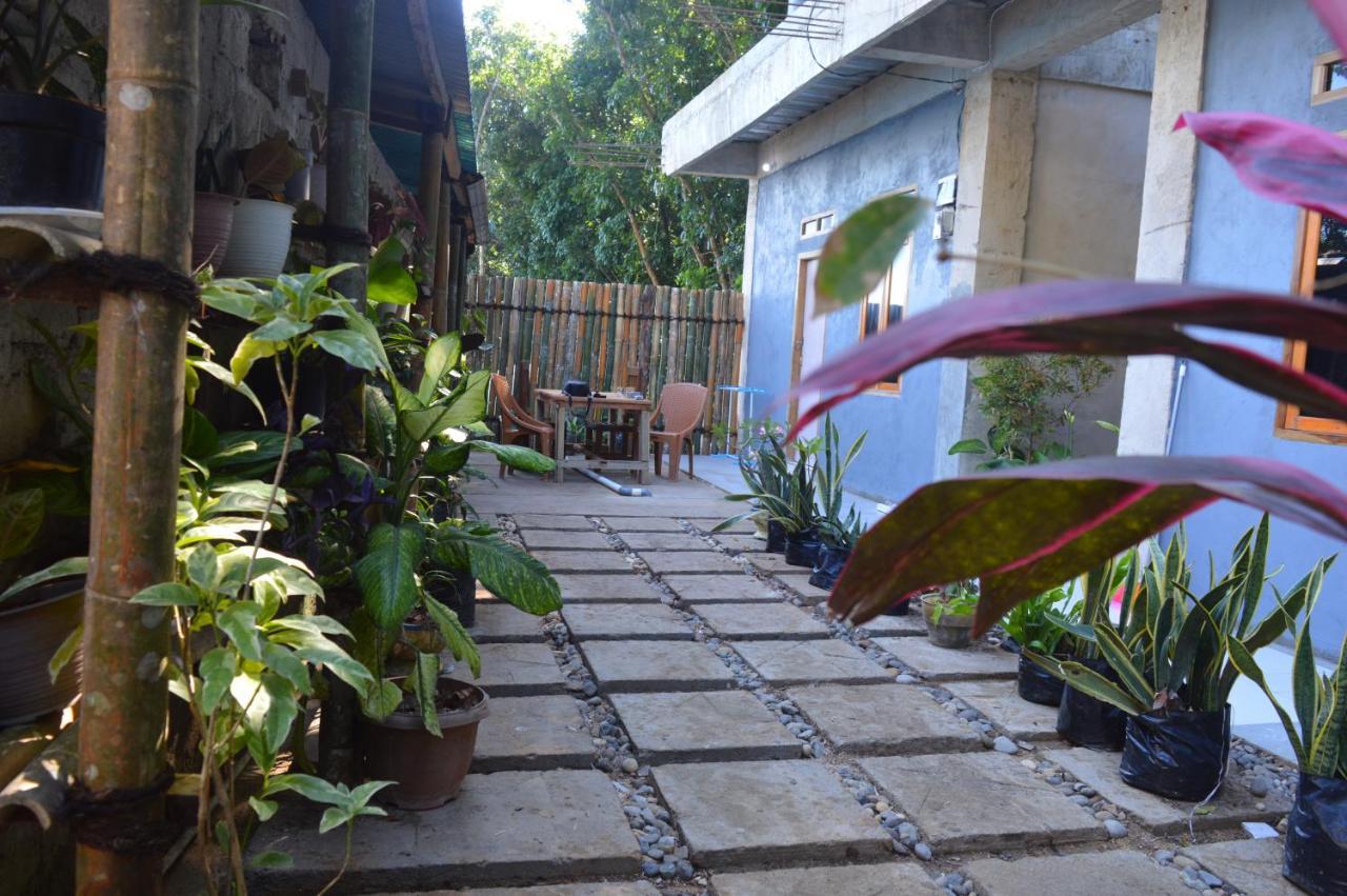 Labuan Bajo Mahoni Guesthouse Extérieur photo
