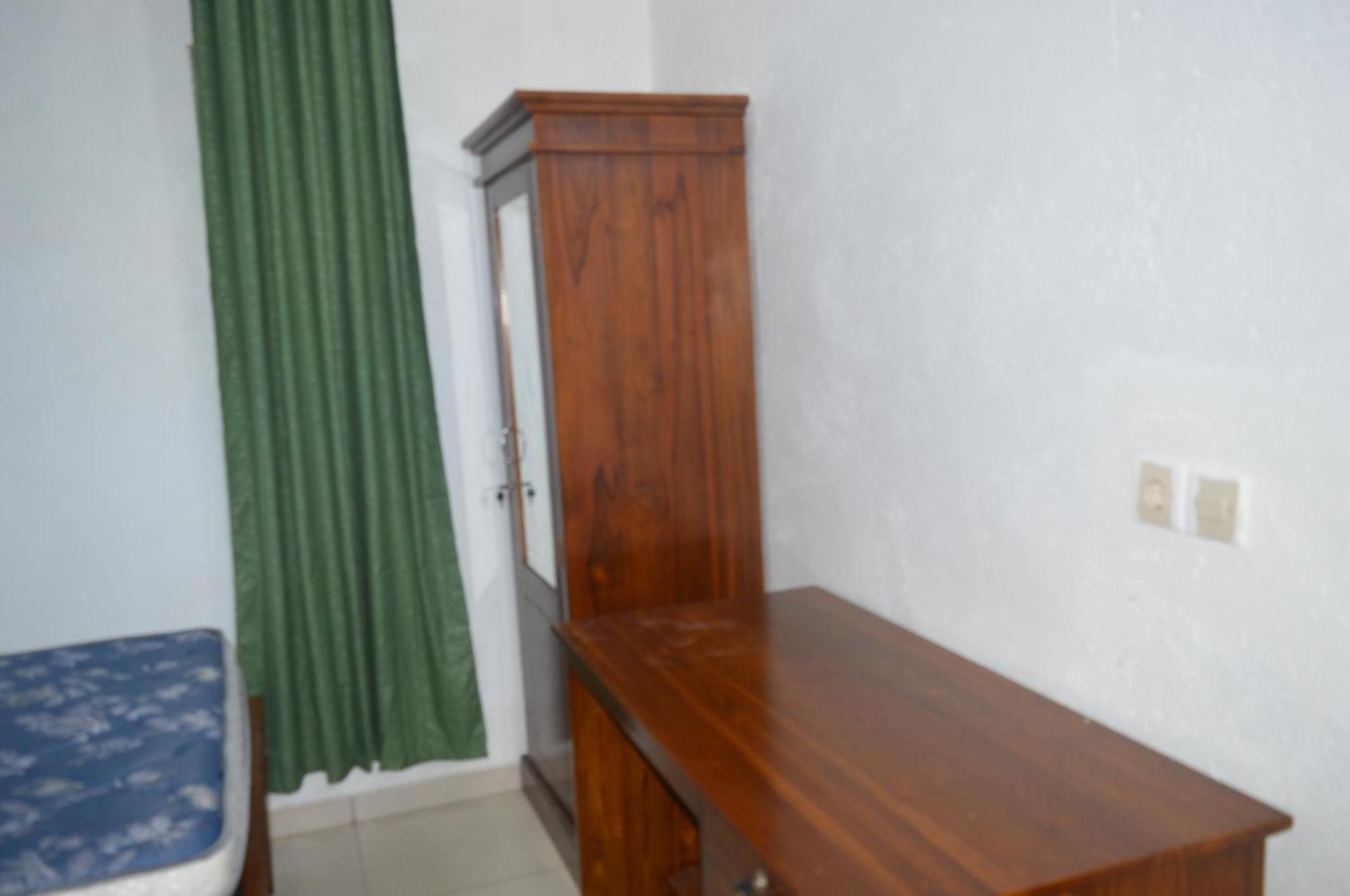 Labuan Bajo Mahoni Guesthouse Extérieur photo