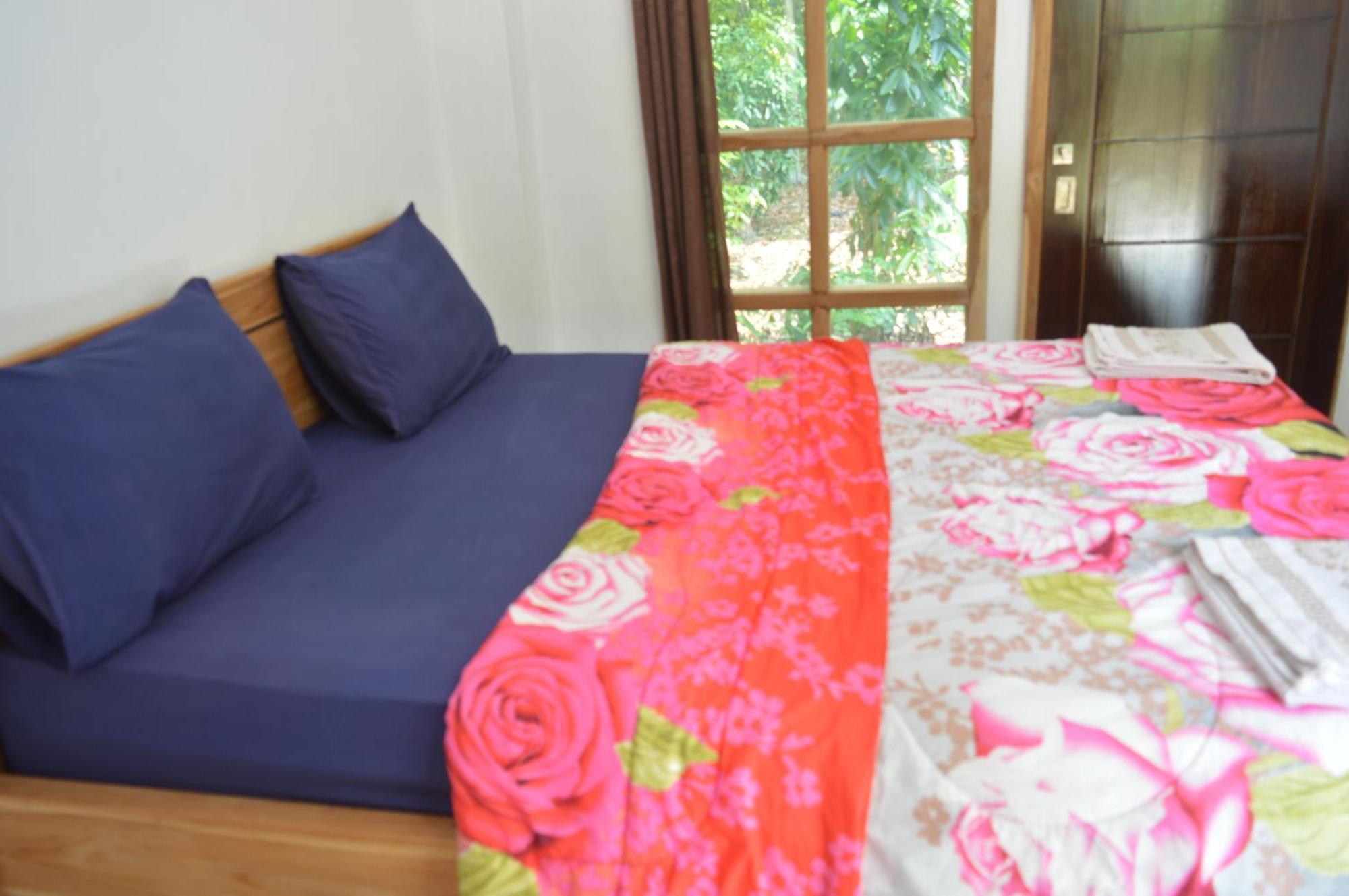 Labuan Bajo Mahoni Guesthouse Extérieur photo
